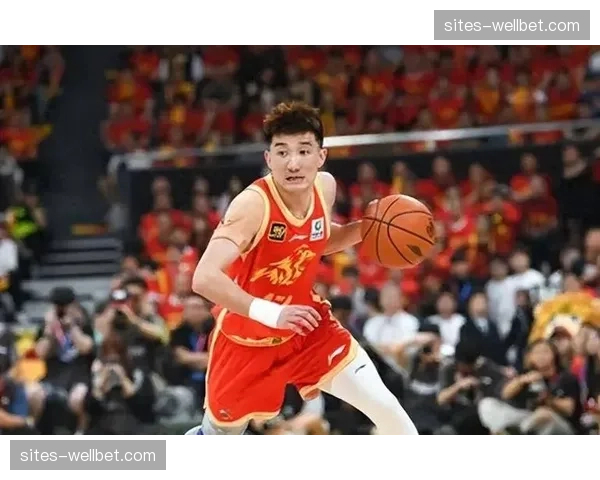 广厦创新包夹小外援防守策略 迫使球权转移至本土球员手中